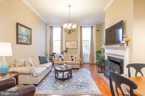 924 Spruce St #201, Philadelphia, PA 19107