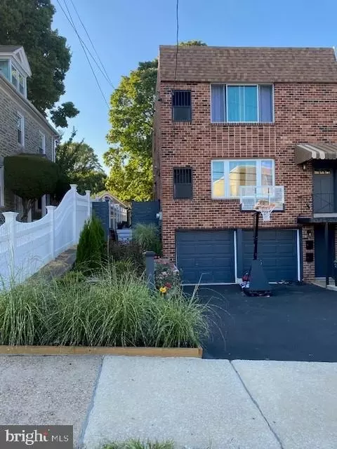 478 Cinnaminson St, Philadelphia, PA 19128