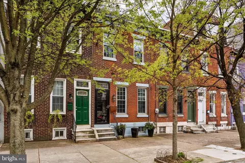 2822 Cambridge St, Philadelphia, PA 19130