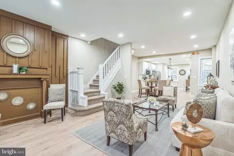 48 W Wyneva St, Philadelphia, PA 19144