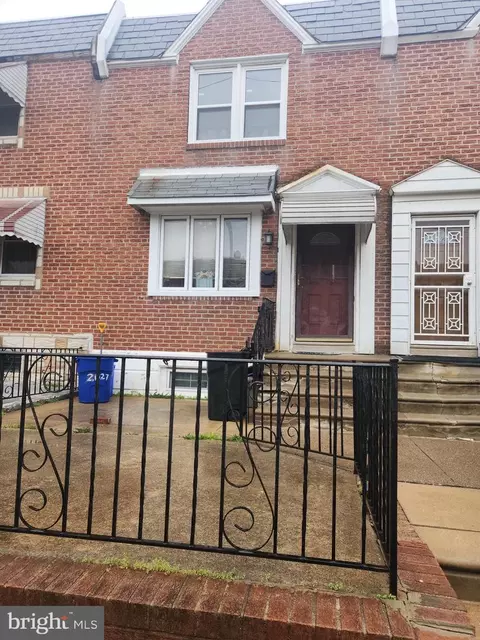 2027 Anchor St, Philadelphia, PA 19124