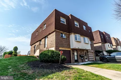 2950 Joey Dr, Philadelphia, PA 19136