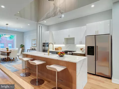 1021 E Palmer St, Philadelphia, PA 19125