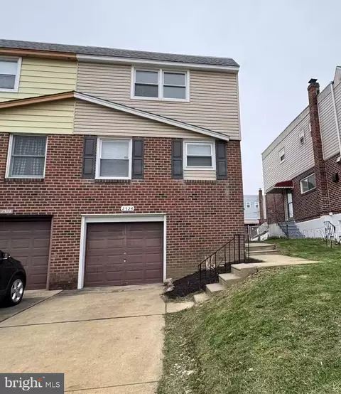2524 Maxwell St, Philadelphia, PA 19152