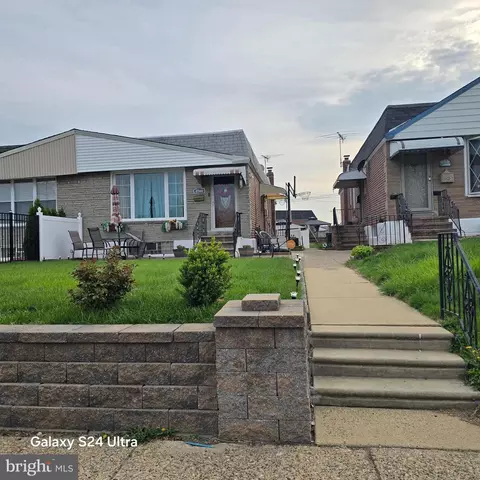 8566 Tolbut St, Philadelphia, PA 19152
