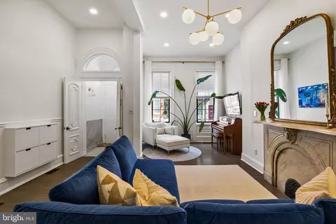 1628 Brown St, Philadelphia, PA 19130