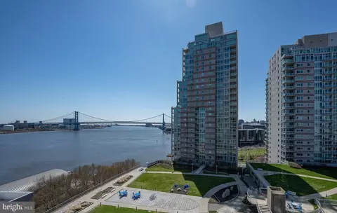 901 N Penn St #R1004, Philadelphia, PA 19123