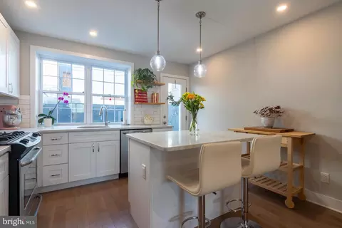 1240 S Iseminger St, Philadelphia, PA 19147