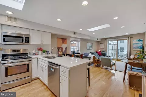 1522 Mount Vernon St #3, Philadelphia, PA 19130