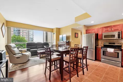 901 N Penn St #P407, Philadelphia, PA 19123