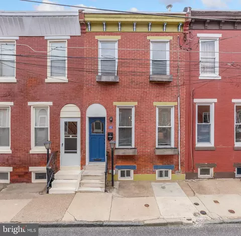 812 Livingston St, Philadelphia, PA 19125