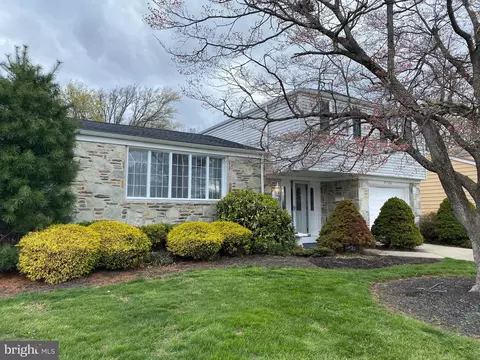 9706 Walley Ave, Philadelphia, PA 19115