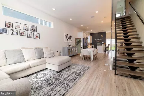 101 E Phil Ellena St, Philadelphia, PA 19119