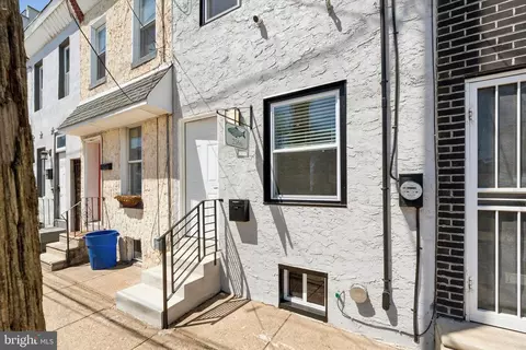 2566 Collins St, Philadelphia, PA 19125