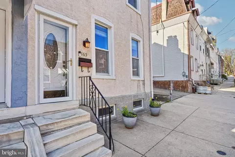 165 Kalos St, Philadelphia, PA 19128