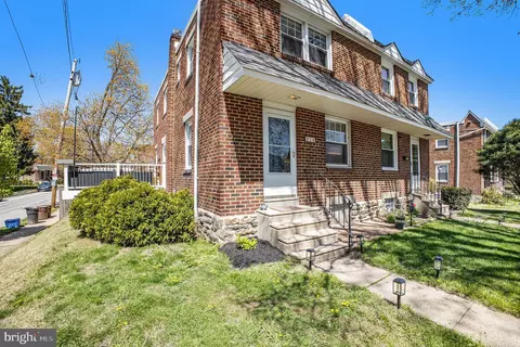 516 Fountain St, Philadelphia, PA 19128