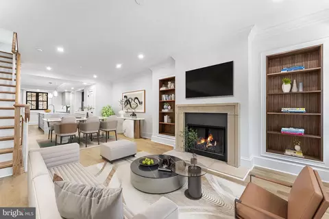 2111 Locust St, Philadelphia, PA 19103