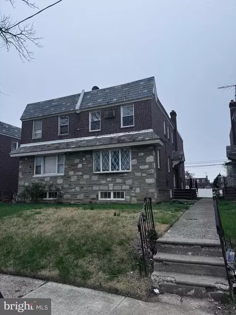 1016 Friendship St, Philadelphia, PA 19111