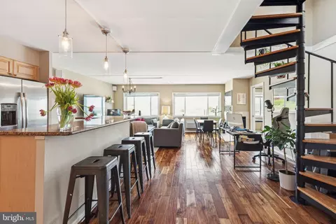 200 10 Lombard St #811, Philadelphia, PA 19147
