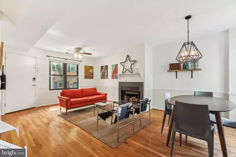 823 Kater St #A, Philadelphia, PA 19147