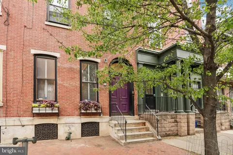402 S 22nd St, Philadelphia, PA 19146