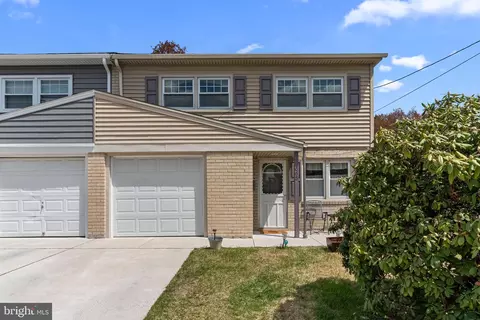 665 Artwood Dr, Philadelphia, PA 19115