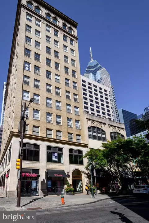 1737 39 Chestnut St #1000, Philadelphia, PA 19103