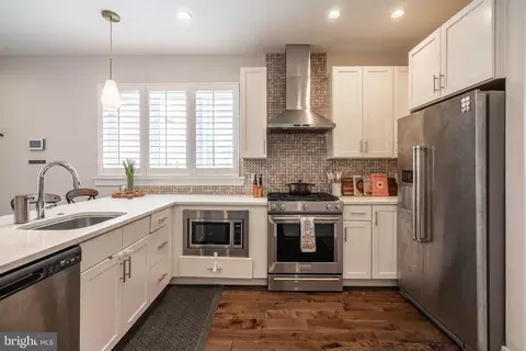 2012 Brown St, Philadelphia, PA 19130