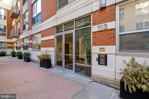 113 N Bread St #3F5, Philadelphia, PA 19106