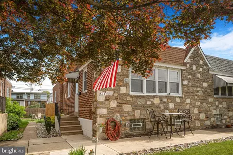 617 Emerson St, Philadelphia, PA 19111