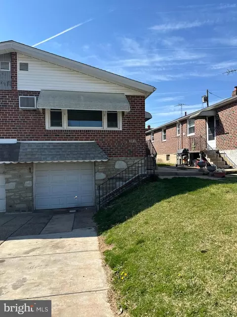 6730 Bingham St, Philadelphia, PA 19111