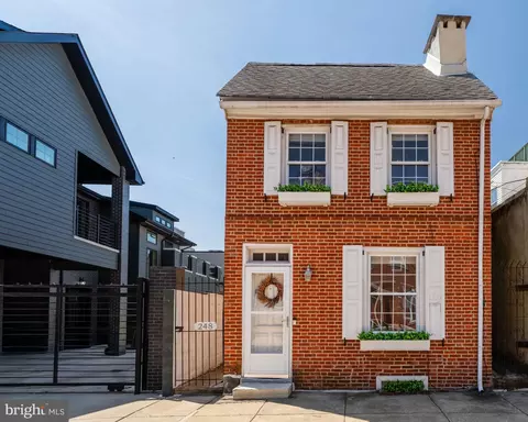 248 Greenwich St, Philadelphia, PA 19147