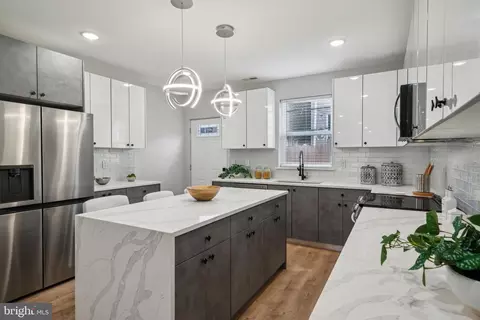 2222 Manton St, Philadelphia, PA 19146