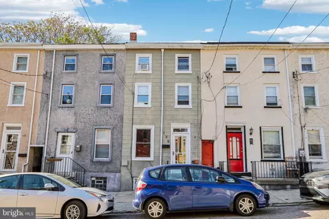 138 Grape St, Philadelphia, PA 19127