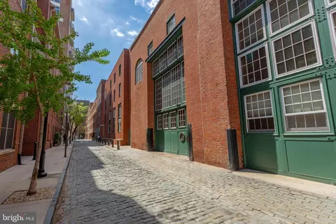 130 N 36 N Bread St #218, Philadelphia, PA 19106