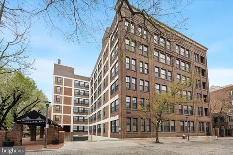 315 New St #417, Philadelphia, PA 19106