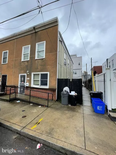 2242 Latona St, Philadelphia, PA 19146