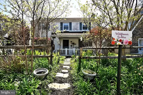 485 Aurania St, Philadelphia, PA 19128