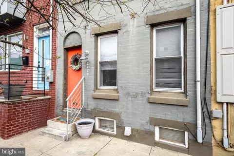 2420 Tulip St, Philadelphia, PA 19125