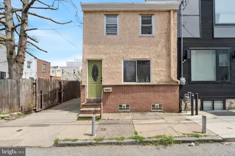2621 E Albert St, Philadelphia, PA 19125