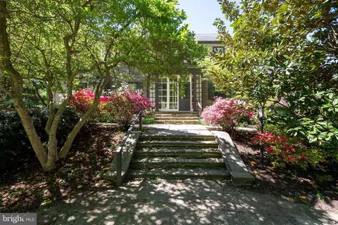 30 E Sunset Ave, Philadelphia, PA 19118