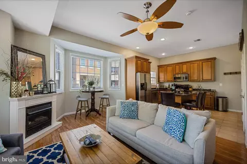 128 South St #C, Philadelphia, PA 19147