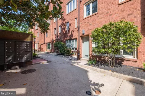 1 Christian St #44L, Philadelphia, PA 19147