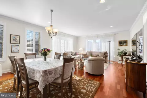 800 Admirals Way #1825, Philadelphia, PA 19146