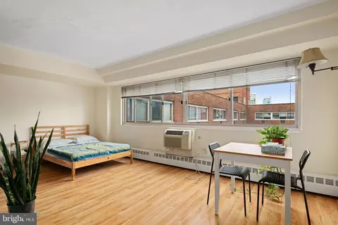 2101 17 Chestnut St #1801, Philadelphia, PA 19103