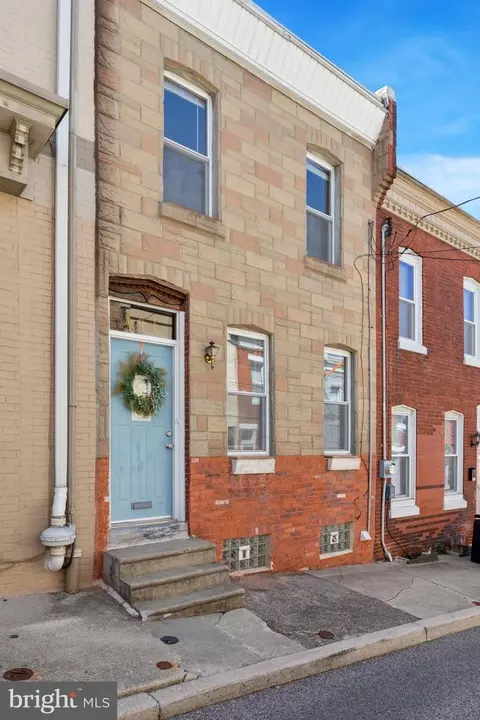 141 Davis St, Philadelphia, PA 19127