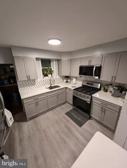 908 Granite St, Philadelphia, PA 19124