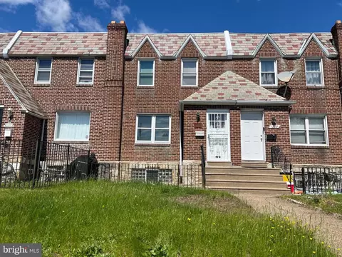1227 Fanshawe St, Philadelphia, PA 19111
