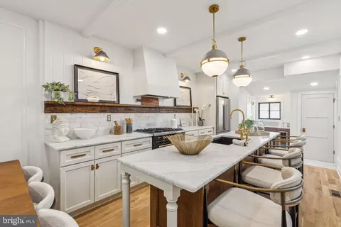 213 Morris St, Philadelphia, PA 19148