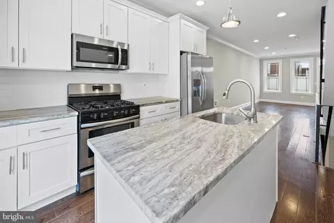 1411 N Myrtlewood St, Philadelphia, PA 19121